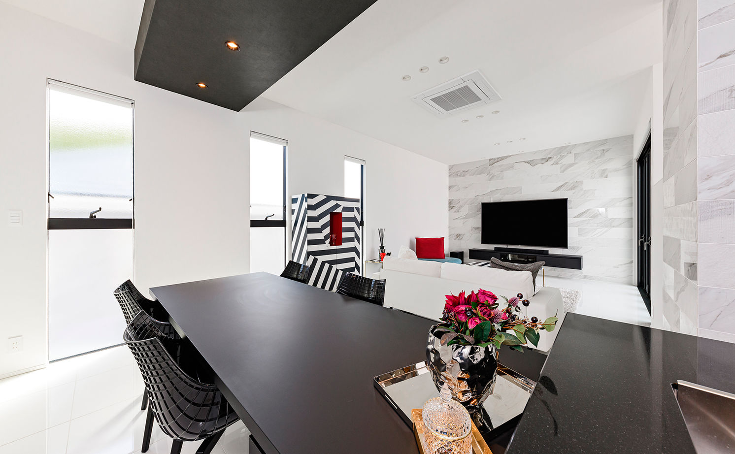 アールギャラリー(アールプランナー) 【ハイグレード／60坪／間取り有】鉄骨階段から回廊を渡り2階LDKへ。家時間が充実する、寛ぎのリゾート空間の建築実例画像18