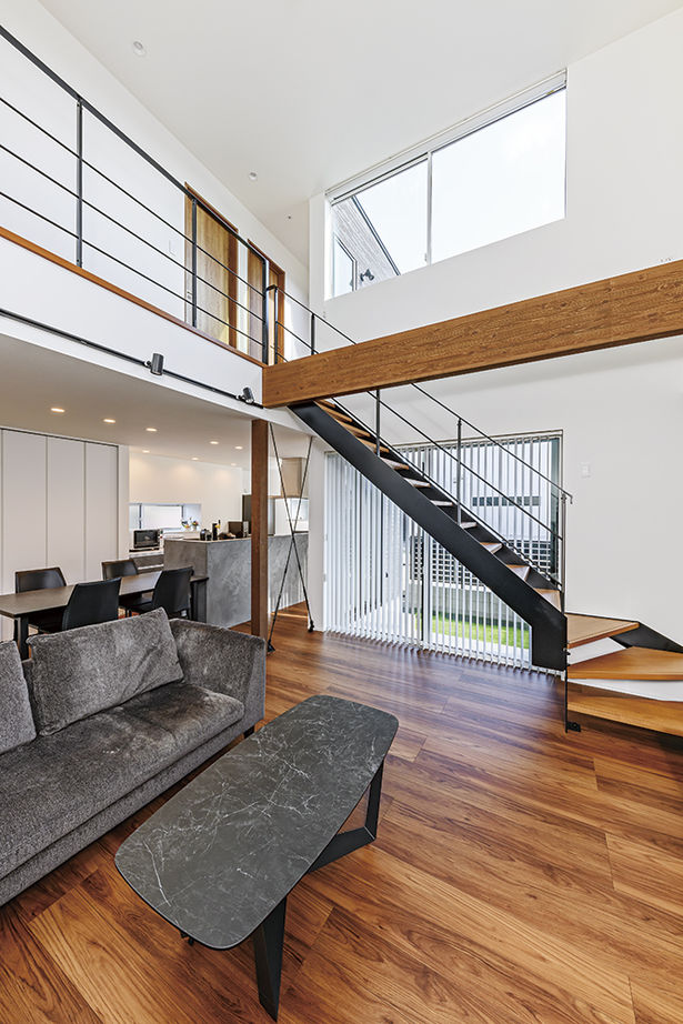 アールギャラリー(アールプランナー) 【2000万円台/30坪台/間取り有】吹抜けリビングと中庭のある暮らし。外を閉じて、内に開放する家の建築実例画像2