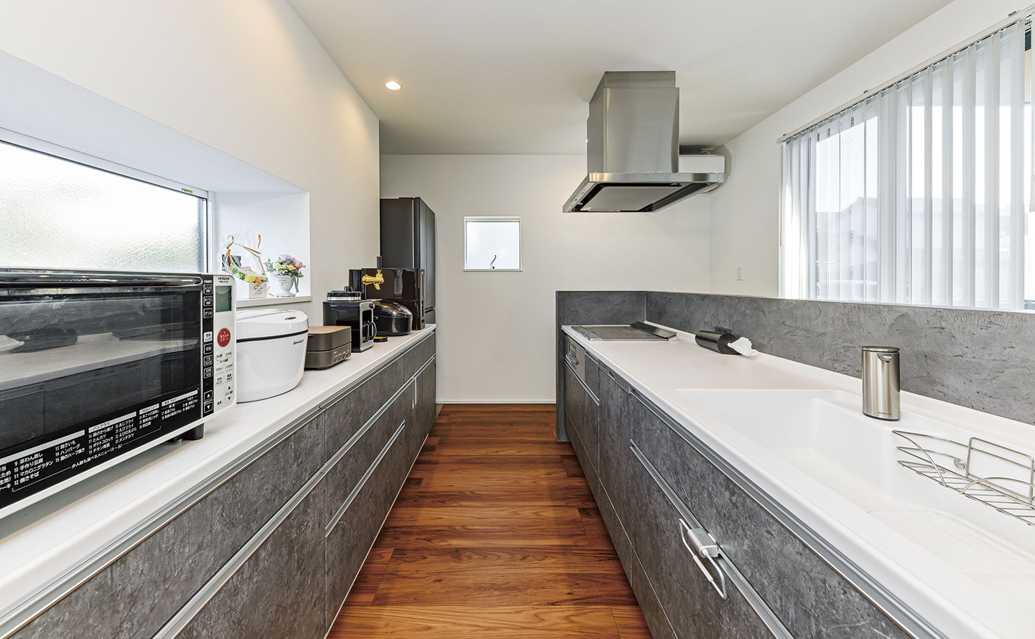 アールギャラリー(アールプランナー) 【2000万円台/30坪台/間取り有】吹抜けリビングと中庭のある暮らし。外を閉じて、内に開放する家の建築実例画像11