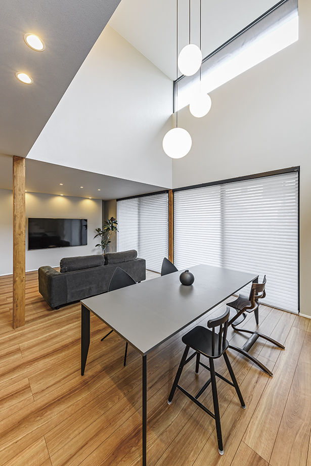 アールギャラリー(アールプランナー) 【2000万円台/30坪台/間取り有】モダンクラシックな塗り壁の外観。吹抜けとのギャップを楽しむ家の建築実例画像5