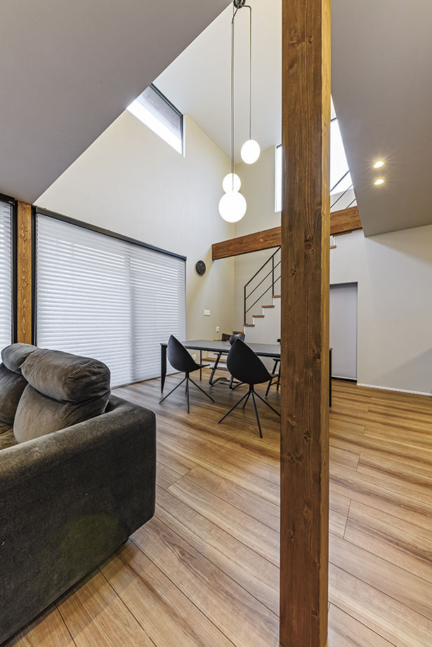 アールギャラリー(アールプランナー) 【2000万円台/30坪台/間取り有】モダンクラシックな塗り壁の外観。吹抜けとのギャップを楽しむ家の建築実例画像6