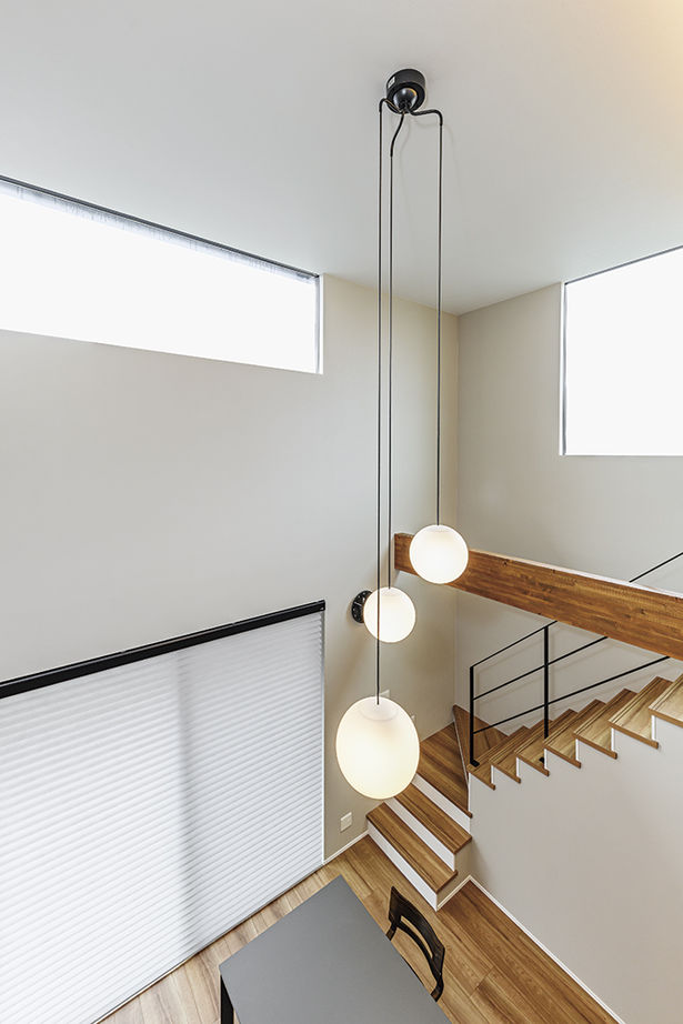 アールギャラリー(アールプランナー) 【2000万円台/30坪台/間取り有】モダンクラシックな塗り壁の外観。吹抜けとのギャップを楽しむ家の建築実例画像8