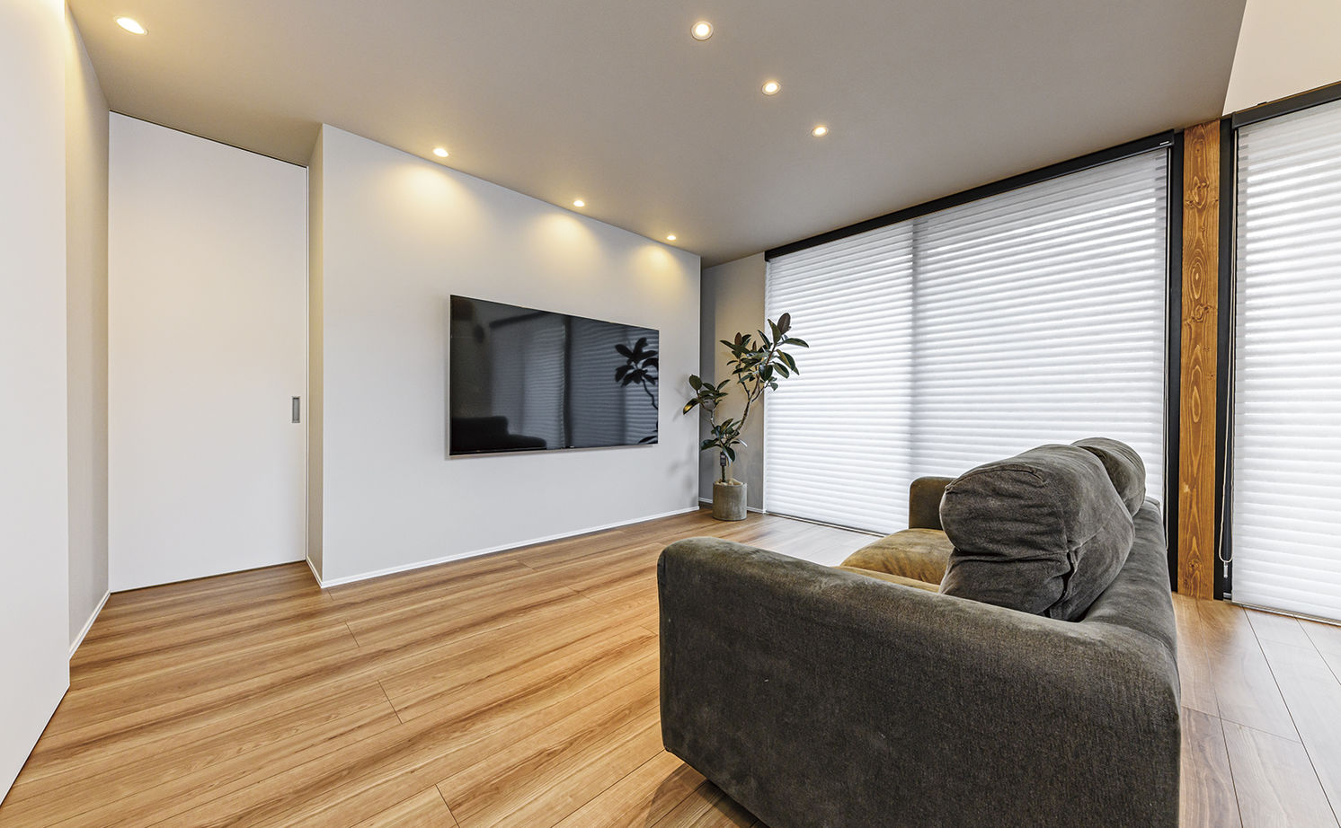 アールギャラリー(アールプランナー) 【2000万円台/30坪台/間取り有】モダンクラシックな塗り壁の外観。吹抜けとのギャップを楽しむ家の建築実例画像10