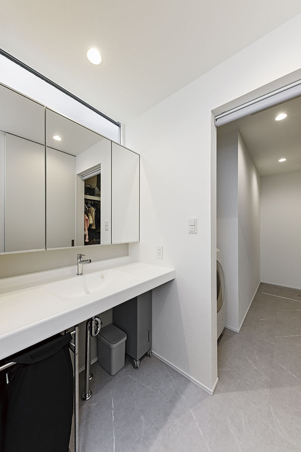 アールギャラリー(アールプランナー) 【2000万円台/30坪台/間取り有】モダンクラシックな塗り壁の外観。吹抜けとのギャップを楽しむ家の建築実例画像14