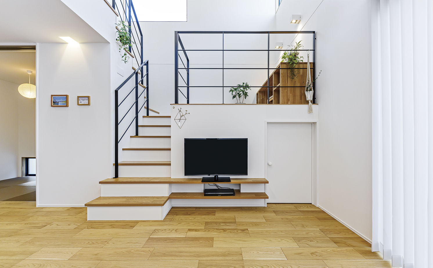 アールギャラリー(アールプランナー) 【2000万円台/30坪台/間取り有】スキップフロア＆土間玄関×シンプルデザイン。憧れの山小屋を我が家にの建築実例画像6