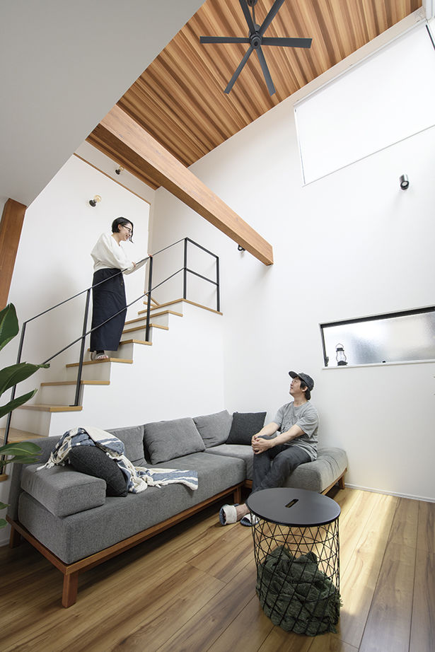 アールギャラリー(アールプランナー) 【2000万円台/36坪台/間取有】立地に左右されない、中庭のあるコートプラン。吹抜けが陽だまりを生み出す家の建築実例画像2