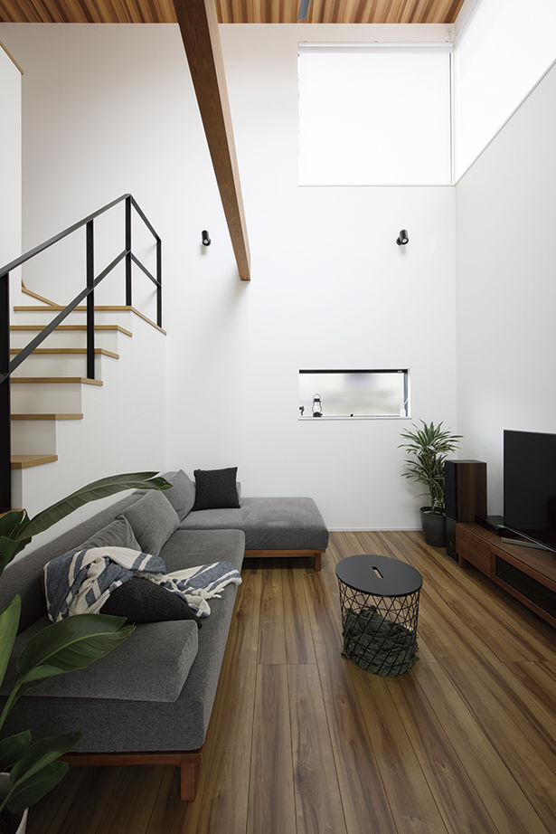 アールギャラリー(アールプランナー) 【2000万円台/36坪台/間取有】立地に左右されない、中庭のあるコートプラン。吹抜けが陽だまりを生み出す家の建築実例画像7