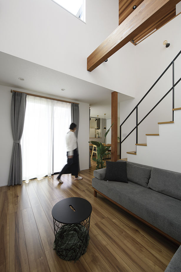 アールギャラリー(アールプランナー) 【2000万円台/36坪台/間取有】立地に左右されない、中庭のあるコートプラン。吹抜けが陽だまりを生み出す家の建築実例画像8