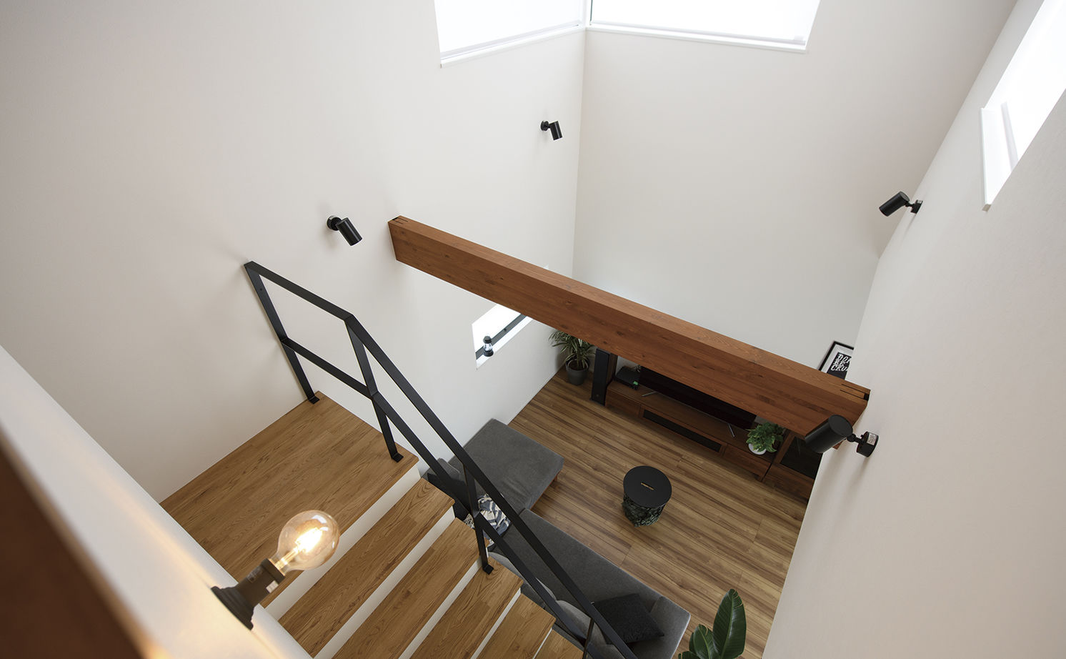 アールギャラリー(アールプランナー) 【2000万円台/36坪台/間取有】立地に左右されない、中庭のあるコートプラン。吹抜けが陽だまりを生み出す家の建築実例画像12