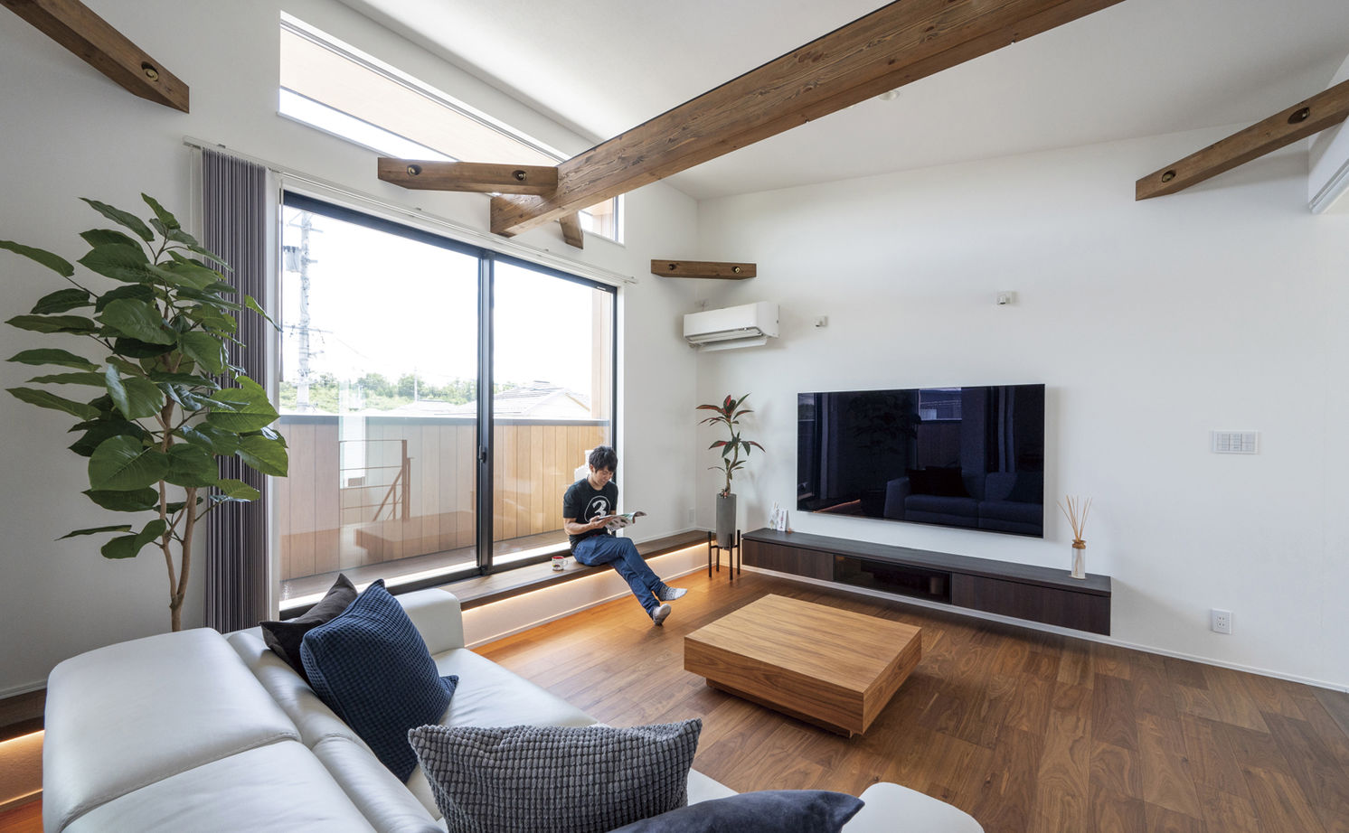 アールギャラリー(アールプランナー) 【2000万円台/37坪台/間取り有】カーテンいらずのリゾート空間。自然とともに暮らす、2階LDKの建築実例画像2