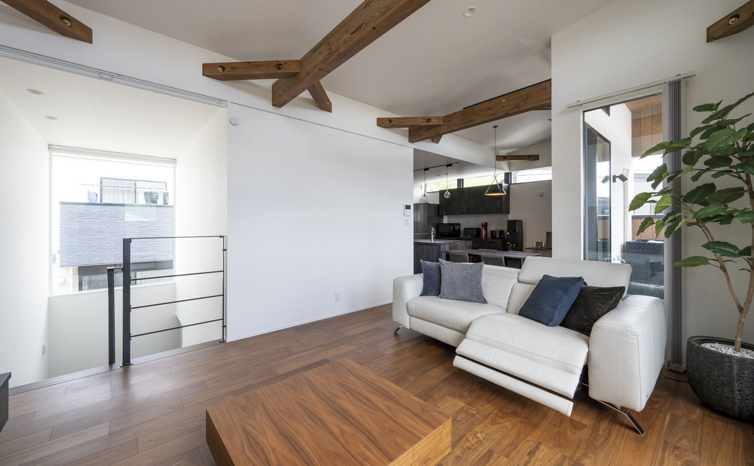 アールギャラリー(アールプランナー) 【2000万円台/37坪台/間取り有】カーテンいらずのリゾート空間。自然とともに暮らす、2階LDKの建築実例画像4