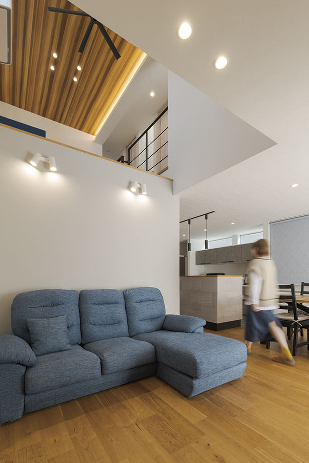 アールギャラリー(アールプランナー) 【3000万円台/40坪台/間取り図】吹抜けのタテ使いでスキップフロア＆ピットリビングを実現。屋上庭園も注目の建築実例画像2