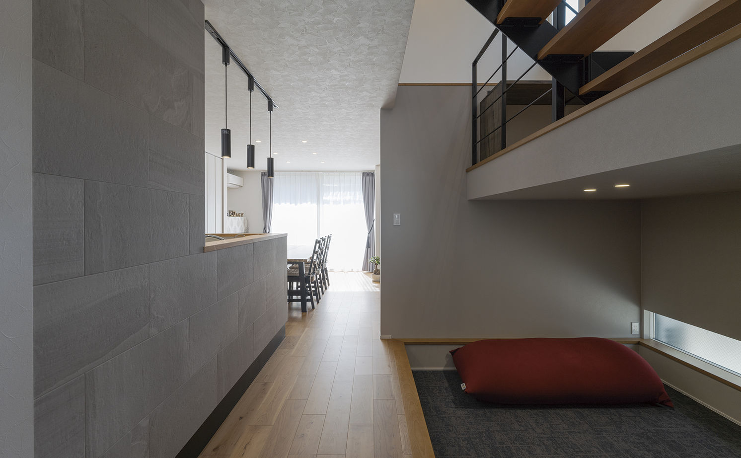 アールギャラリー(アールプランナー) 【3000万円台/40坪台/間取り図】吹抜けのタテ使いでスキップフロア＆ピットリビングを実現。屋上庭園も注目の建築実例画像5