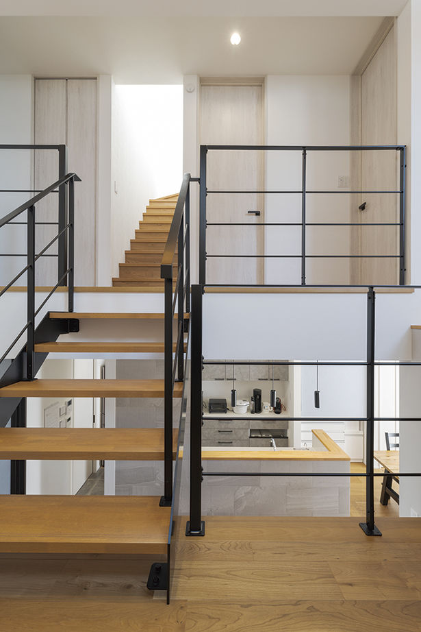 アールギャラリー(アールプランナー) 【3000万円台/40坪台/間取り図】吹抜けのタテ使いでスキップフロア＆ピットリビングを実現。屋上庭園も注目の建築実例画像8