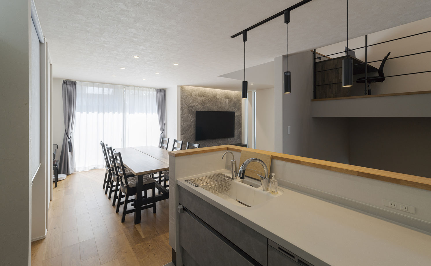 アールギャラリー(アールプランナー) 【3000万円台/40坪台/間取り図】吹抜けのタテ使いでスキップフロア＆ピットリビングを実現。屋上庭園も注目の建築実例画像13