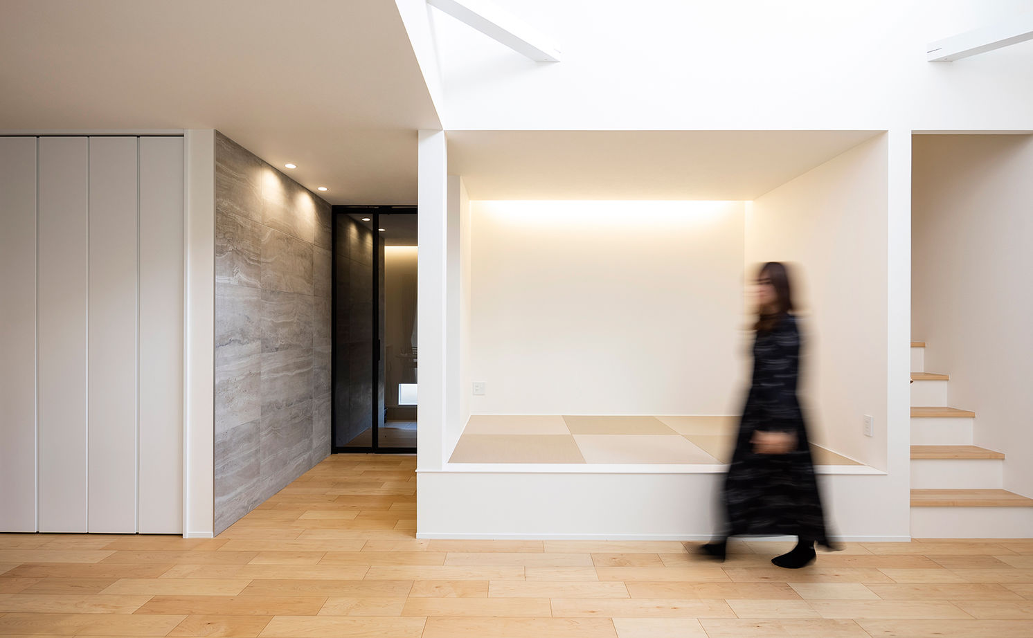 アールギャラリー(アールプランナー) 【平屋/3000万円台/30坪台/3LDK/間取り図】明るい空の景色が日常になる。天井高5ｍ超の吹抜けを叶えた平屋の建築実例画像6