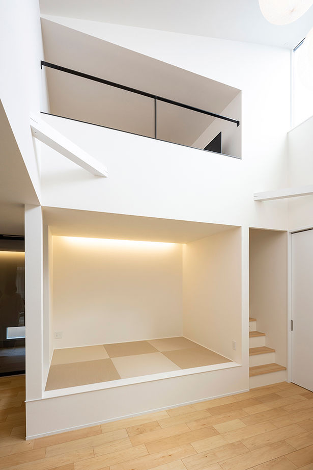 アールギャラリー(アールプランナー) 【平屋/3000万円台/30坪台/3LDK/間取り図】明るい空の景色が日常になる。天井高5ｍ超の吹抜けを叶えた平屋の建築実例画像7