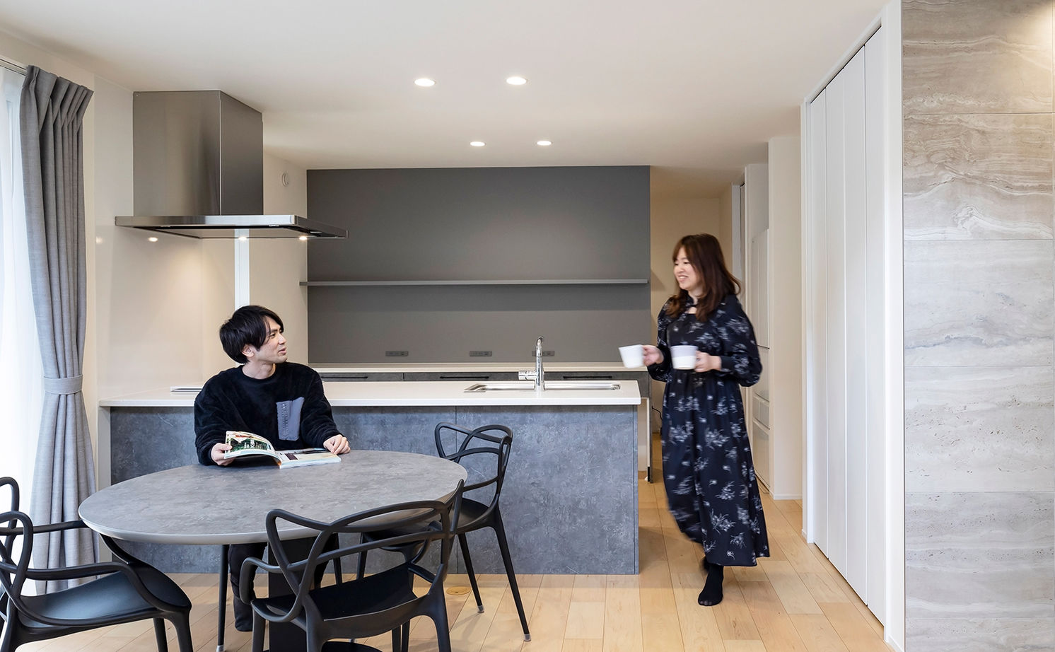 アールギャラリー(アールプランナー) 【平屋/3000万円台/30坪台/3LDK/間取り図】明るい空の景色が日常になる。天井高5ｍ超の吹抜けを叶えた平屋の建築実例画像10