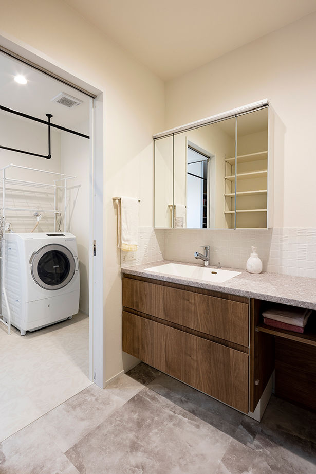 アールギャラリー(アールプランナー) 【平屋/3000万円台/30坪台/3LDK/間取り図】明るい空の景色が日常になる。天井高5ｍ超の吹抜けを叶えた平屋の建築実例画像16