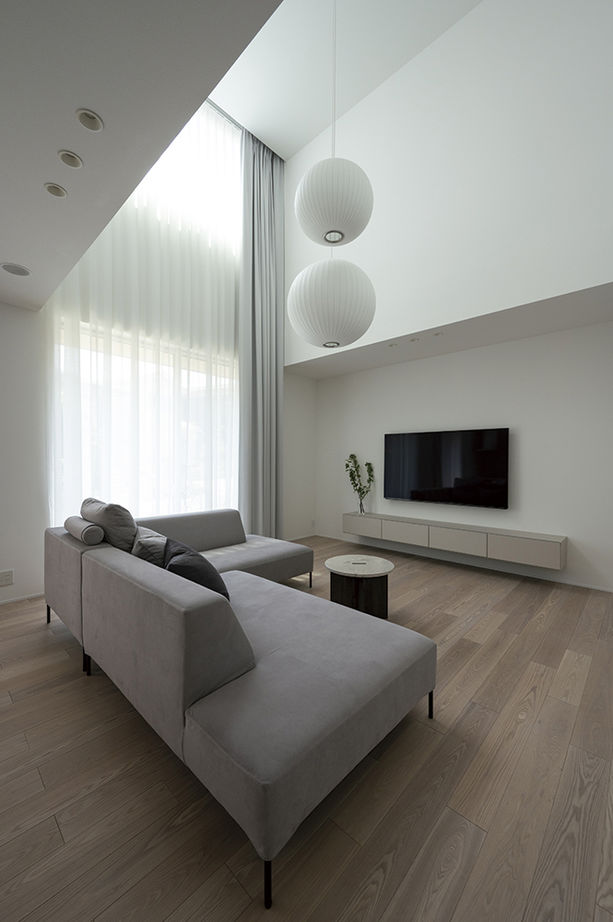 アールギャラリー(アールプランナー) 【2000万円台/40坪台/間取り有】色彩のバランスで創る、シンプルモダン。白の空間に緑景が溶け込む家の建築実例画像3