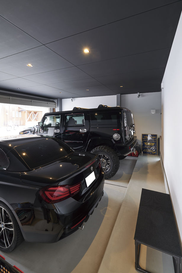 アールギャラリー(アールプランナー) 【ハイグレード/50坪台/間取り図】屋外にも、屋内にも“非日常”を。ビルトインガレージと中庭を楽しむ家の建築実例画像4