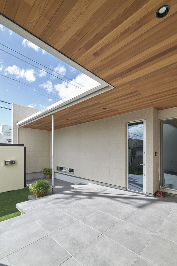 アールギャラリー(アールプランナー) 【ハイグレード/50坪台/間取り図】屋外にも、屋内にも“非日常”を。ビルトインガレージと中庭を楽しむ家の建築実例画像7