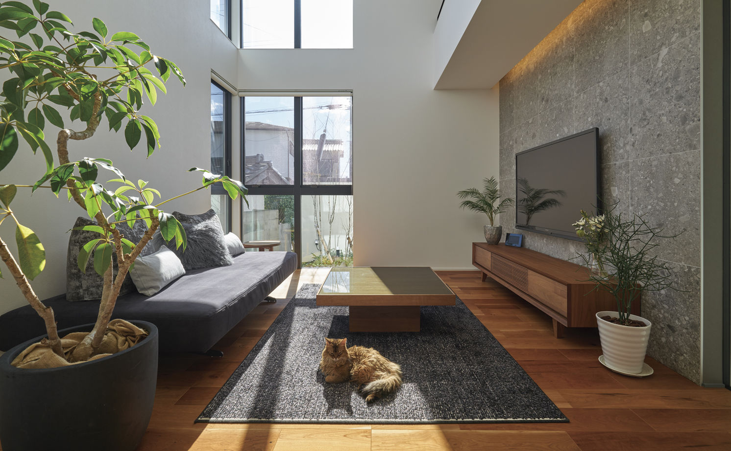 アールギャラリー(アールプランナー) 【ハイグレード/50坪台/間取り図】屋外にも、屋内にも“非日常”を。ビルトインガレージと中庭を楽しむ家の建築実例画像8