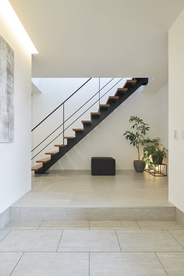 アールギャラリー(アールプランナー) 【ハイグレード/50坪台/間取り図】屋外にも、屋内にも“非日常”を。ビルトインガレージと中庭を楽しむ家の建築実例画像16