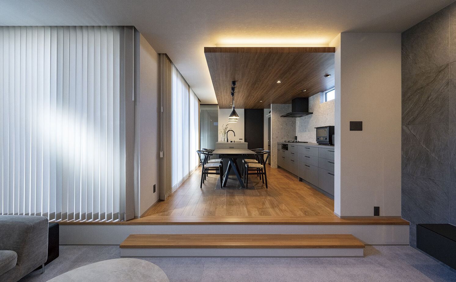 アールギャラリー(アールプランナー) 【3000万円台/30坪台/間取り図】ピットリビング、中庭、屋上庭園を実現。限られた敷地に広がるリゾート空間の建築実例画像3