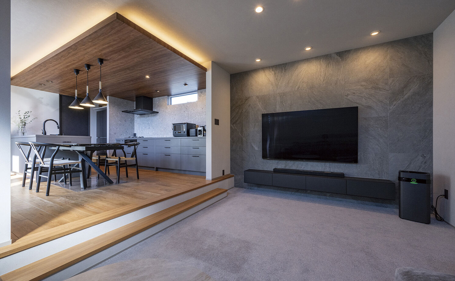 アールギャラリー(アールプランナー) 【3000万円台/30坪台/間取り図】ピットリビング、中庭、屋上庭園を実現。限られた敷地に広がるリゾート空間の建築実例画像4