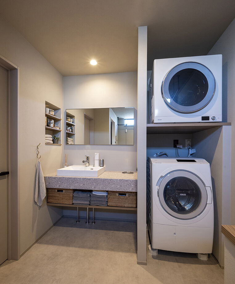 アールギャラリー(アールプランナー) 【3000万円台/30坪台/間取り図】ピットリビング、中庭、屋上庭園を実現。限られた敷地に広がるリゾート空間の建築実例画像14