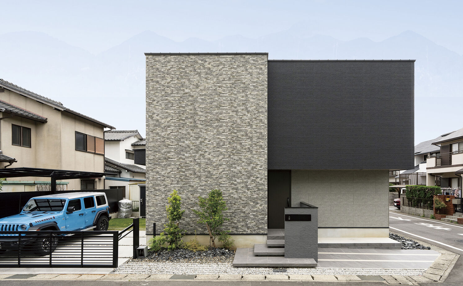 アールギャラリー(アールプランナー) 【2000万円台/30坪台/間取り図】ホテルに泊まるように暮らす、大人モダン空間。憧れのライフスタイルを形にの建築実例画像1