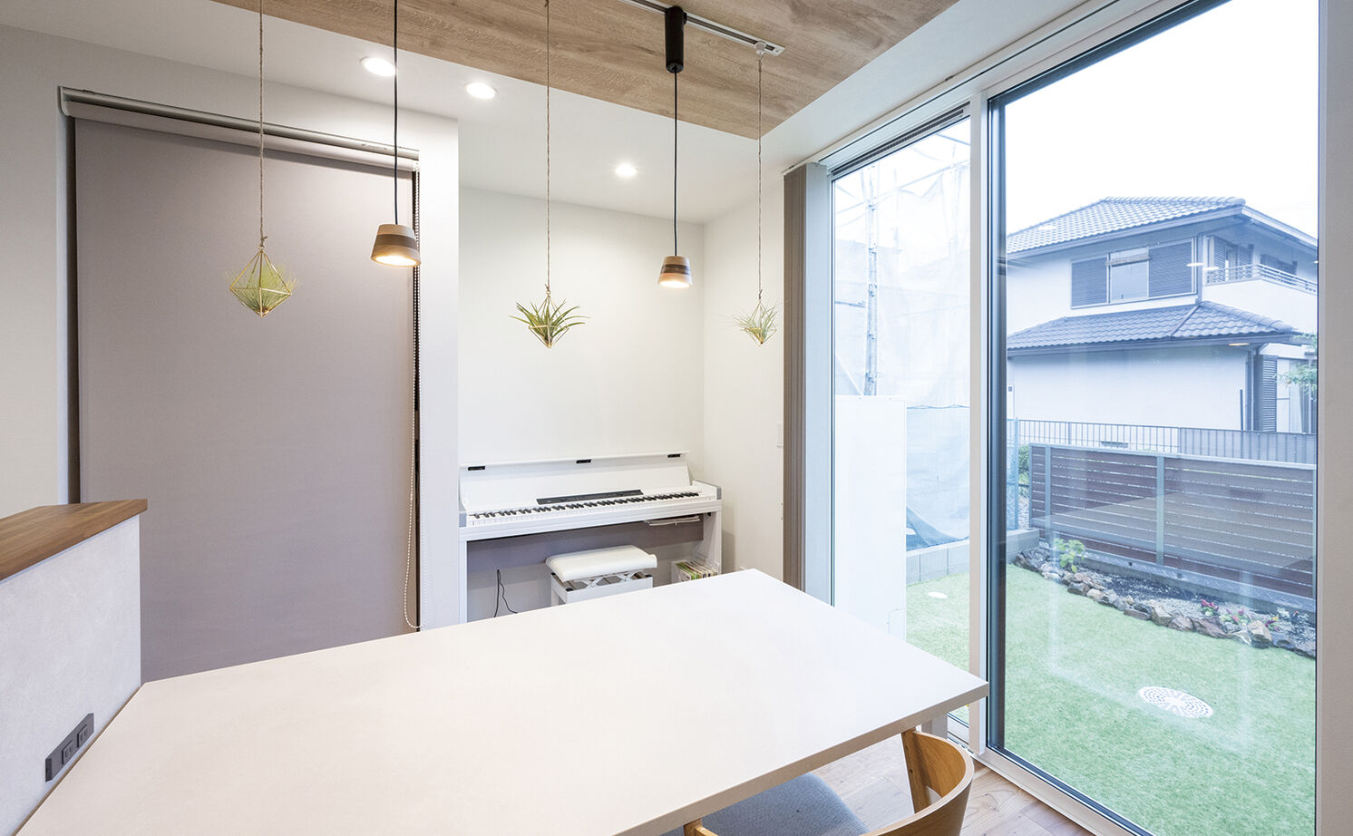 アールギャラリー(アールプランナー) 【2000万円台/35坪台/間取り有】吹抜けリビングで紡ぐ、家族時間。居場所選びが楽しくなる家の建築実例画像10