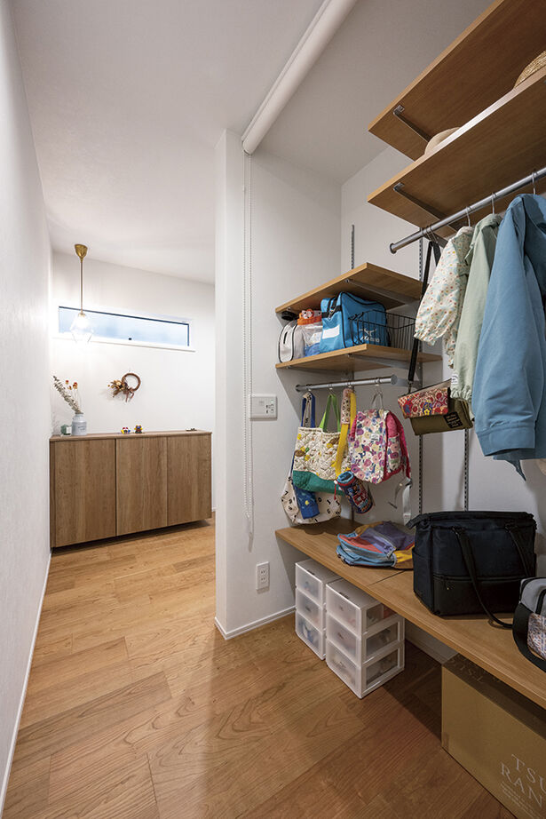 アールギャラリー(アールプランナー) 【2000万円台/35坪台/間取り有】吹抜けリビングで紡ぐ、家族時間。居場所選びが楽しくなる家の建築実例画像13