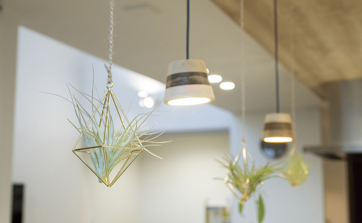 アールギャラリー(アールプランナー) 【2000万円台/35坪台/間取り有】吹抜けリビングで紡ぐ、家族時間。居場所選びが楽しくなる家の建築実例画像17