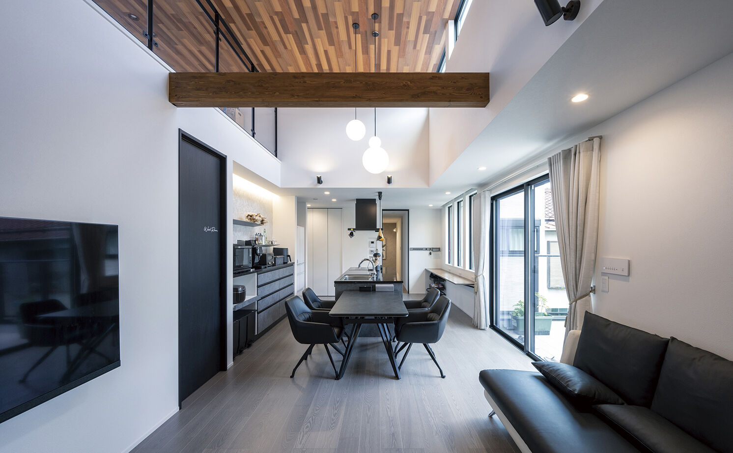 アールギャラリー(アールプランナー) 【二世帯住宅/60坪台/間取り図】家族だけが眺められる中庭のある暮らし。コの字型で造るリゾートな家の建築実例画像19