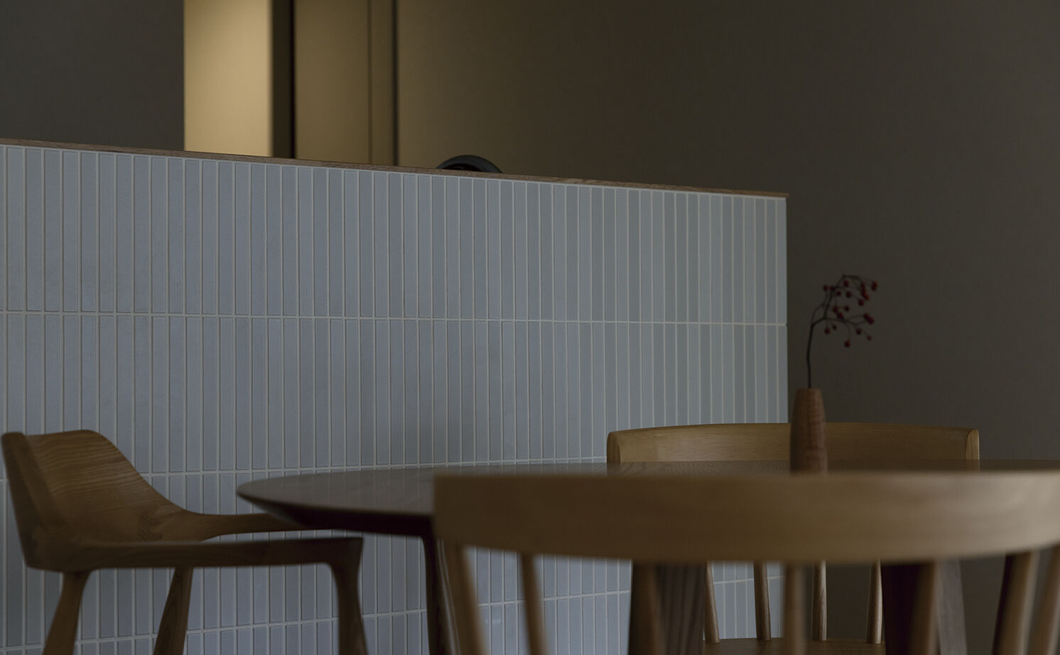 アールギャラリー(アールプランナー) 【2000万円台/32坪台/間取り有】旅先での寛ぎを、我が家に。造作建具で磨く、和モダン空間の建築実例画像18