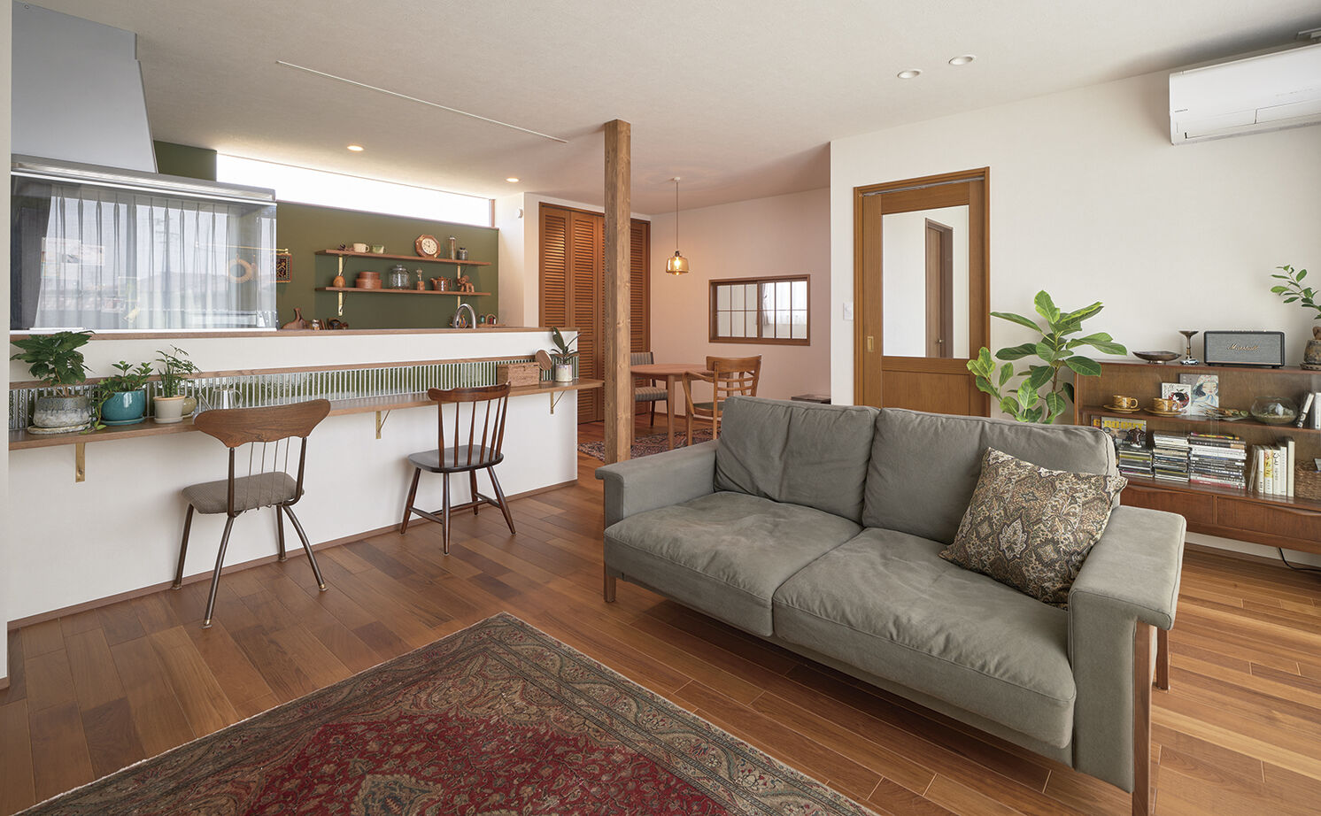 アールギャラリー(アールプランナー) 【2000万円台/31坪台/間取り有】木の温もりでできたクラシックモダンの2階LDK。飾りを楽しむ、器のような家の建築実例画像5