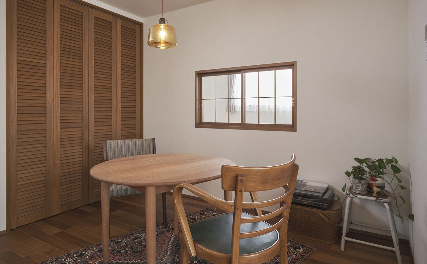 アールギャラリー(アールプランナー) 【2000万円台/31坪台/間取り有】木の温もりでできたクラシックモダンの2階LDK。飾りを楽しむ、器のような家の建築実例画像12