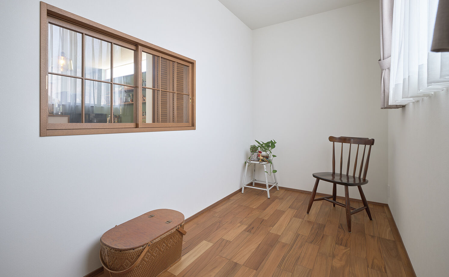 アールギャラリー(アールプランナー) 【2000万円台/31坪台/間取り有】木の温もりでできたクラシックモダンの2階LDK。飾りを楽しむ、器のような家の建築実例画像13