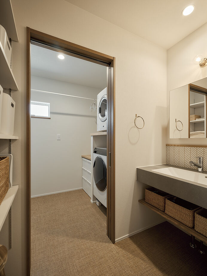 アールギャラリー(アールプランナー) 【2000万円台/31坪台/間取り有】木の温もりでできたクラシックモダンの2階LDK。飾りを楽しむ、器のような家の建築実例画像16