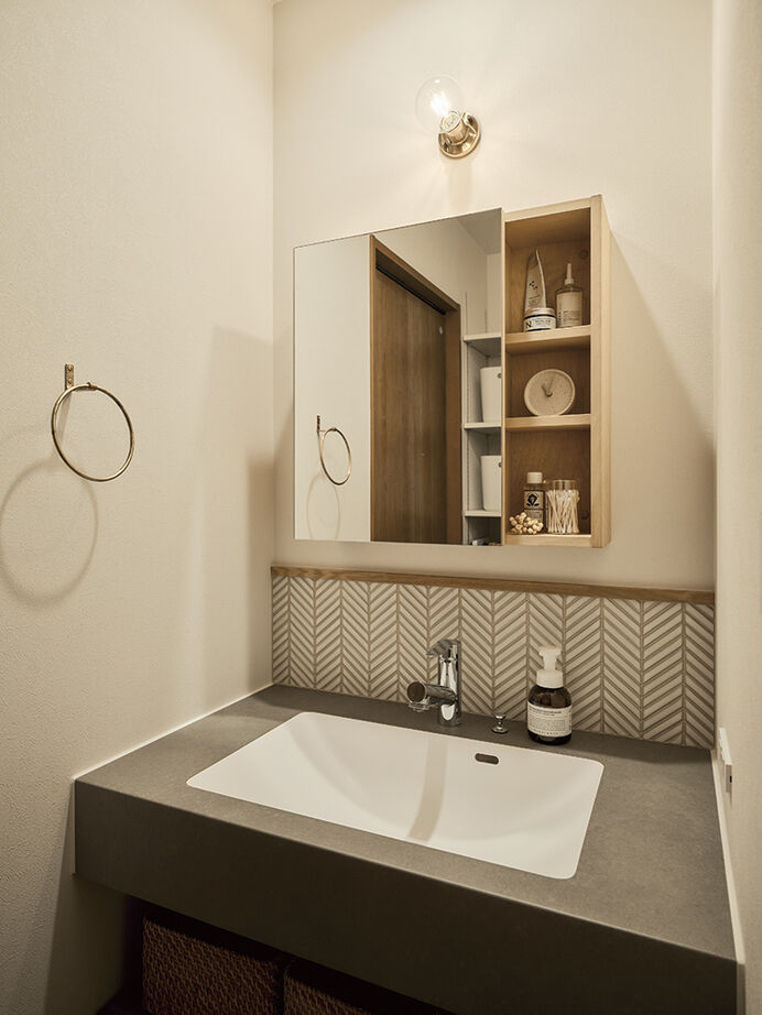 アールギャラリー(アールプランナー) 【2000万円台/31坪台/間取り有】木の温もりでできたクラシックモダンの2階LDK。飾りを楽しむ、器のような家の建築実例画像17