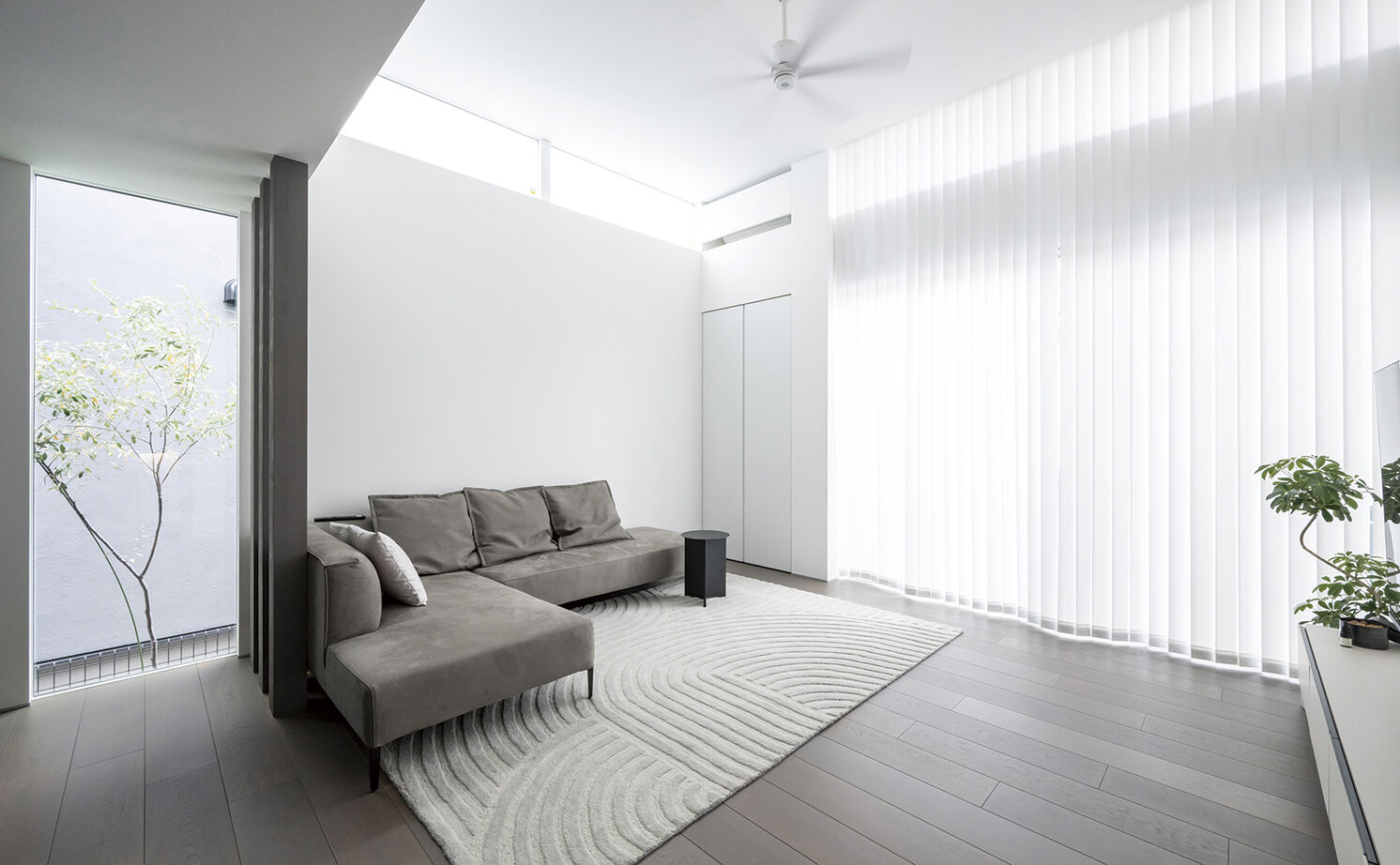 アールギャラリー(アールプランナー) 【3000万円台/30坪台/間取り図】素材使いとスタイリングの妙で、ホテルライクな暮らしを楽しむ家の建築実例画像2