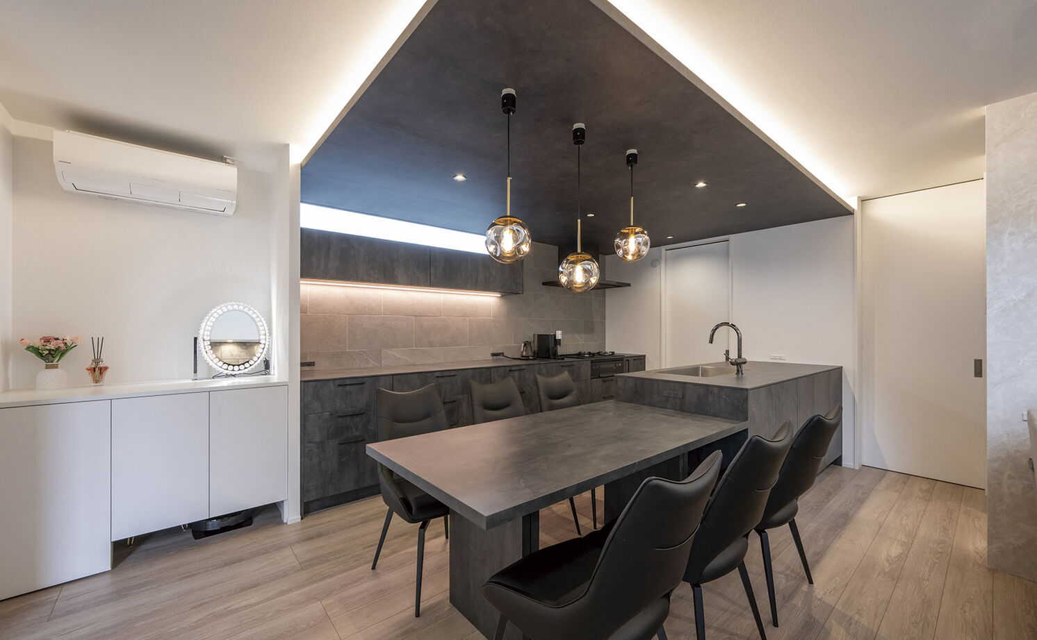 アールギャラリー(アールプランナー) 【3000万円台/40坪台/間取り図】5ｍ超の吹抜けリビング×回遊動線。非日常と日常が交差する家の建築実例画像7