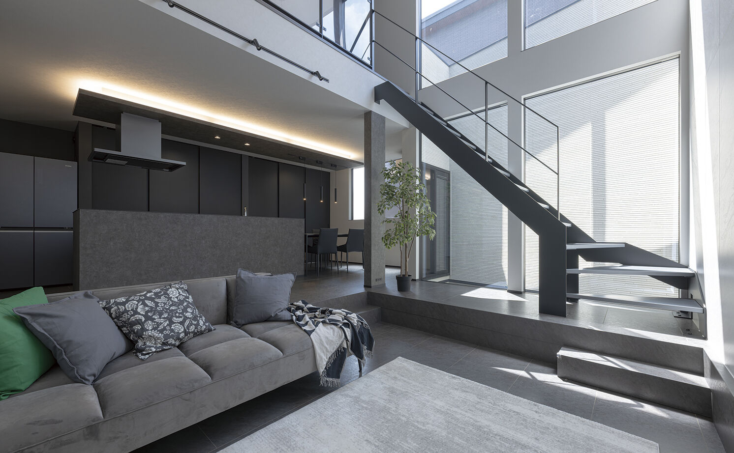 アールギャラリー(アールプランナー) 【2000万円台/30坪台/間取り図】6ｍ超吹抜け×ピットリビング。ギャラリーの様な非日常の寛ぎを、我が家にの建築実例画像6