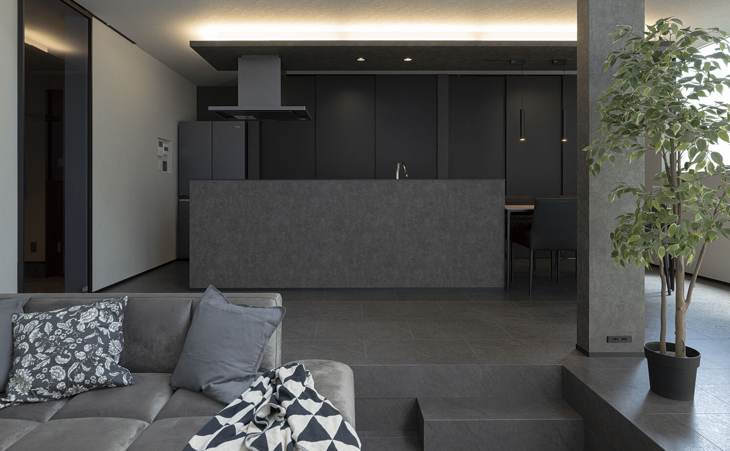 アールギャラリー(アールプランナー) 【2000万円台/30坪台/間取り図】6ｍ超吹抜け×ピットリビング。ギャラリーの様な非日常の寛ぎを、我が家にの建築実例画像8