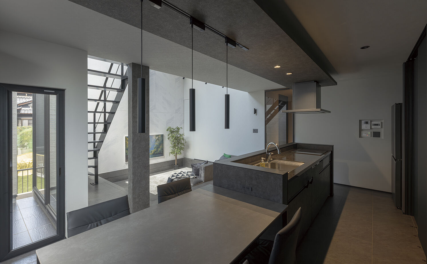 アールギャラリー(アールプランナー) 【2000万円台/30坪台/間取り図】6ｍ超吹抜け×ピットリビング。ギャラリーの様な非日常の寛ぎを、我が家にの建築実例画像10