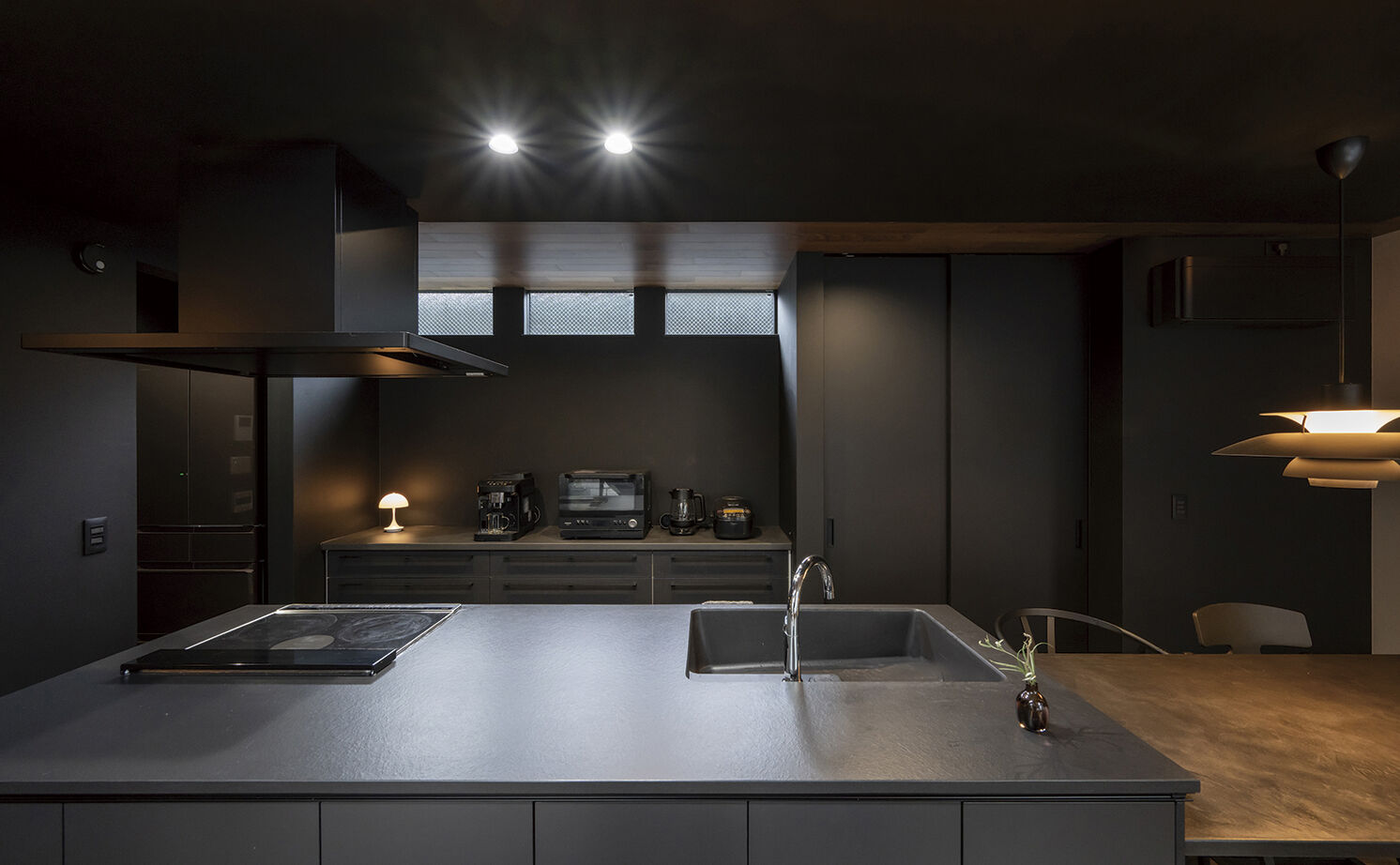 アールギャラリー(アールプランナー) 【3000万円台/30坪台/間取り図】吹抜け×中庭×シースルー階段。駅近立地を感じさせない、リゾート空間の建築実例画像9