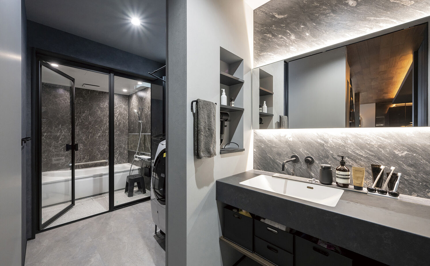 アールギャラリー(アールプランナー) 【3000万円台/30坪台/間取り図】吹抜け×中庭×シースルー階段。駅近立地を感じさせない、リゾート空間の建築実例画像14