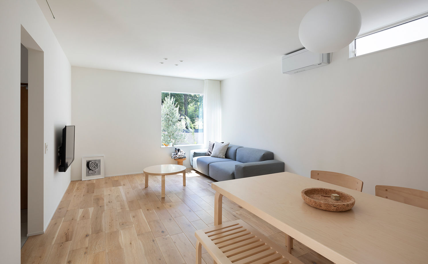 アールギャラリー(アールプランナー) 【1000万円台/20坪台/間取り有/コの字/中庭】家づくりから、暮らしづくりへ。緑景を暮らしに取り込む家の建築実例画像2